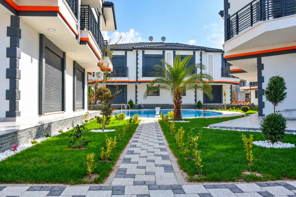 Daymoon City 2 havuz kenarı yürüyüş yolu